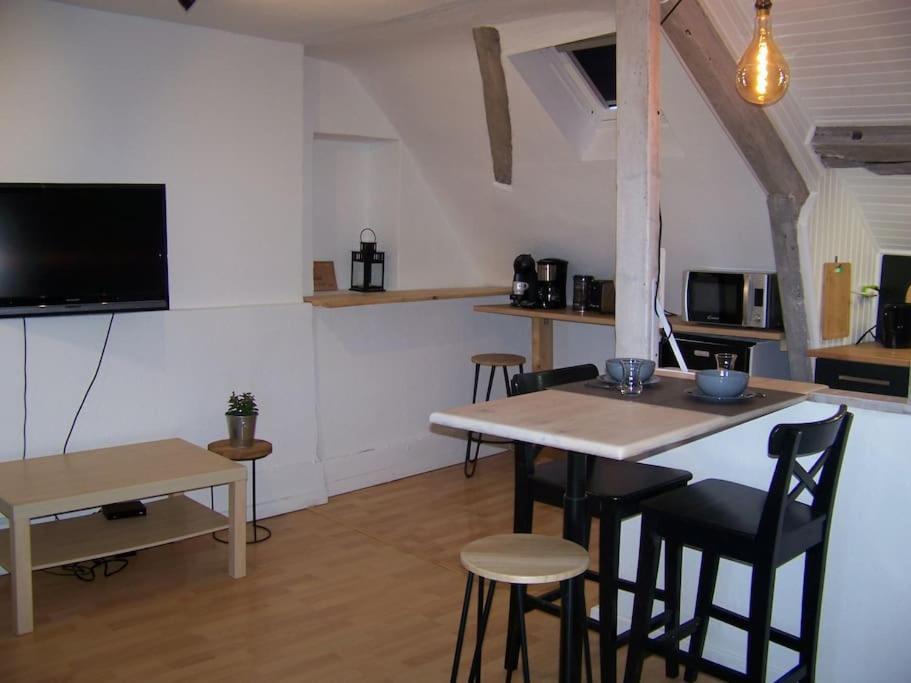 Rennes: Studio 4 Couchages, Proche Commerces, Bus. Kültér fotó